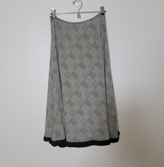 Julie Mitchell Urban Collection Dresses & Skirts - Julie Mitchell Urban Collection Black/Cream Houndstooth Midi Skirt Sz L